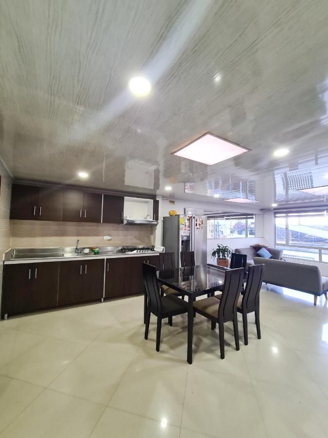 בוגוטה Hotel Casa Huesped Kiwi מראה חיצוני תמונה