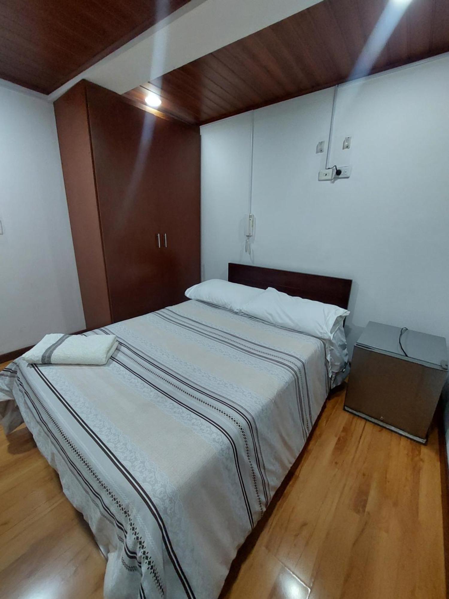 בוגוטה Hotel Casa Huesped Kiwi מראה חיצוני תמונה