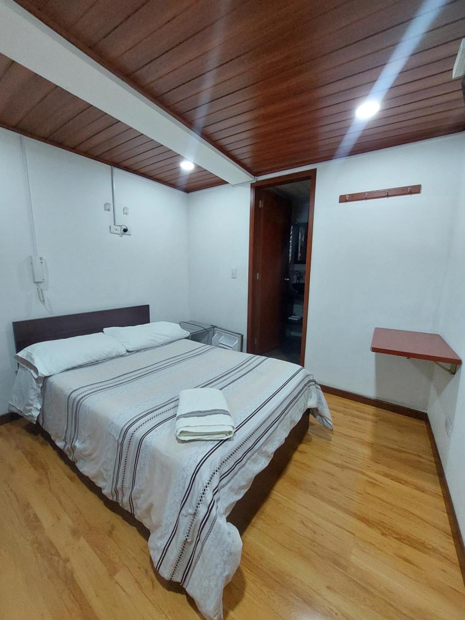 בוגוטה Hotel Casa Huesped Kiwi מראה חיצוני תמונה